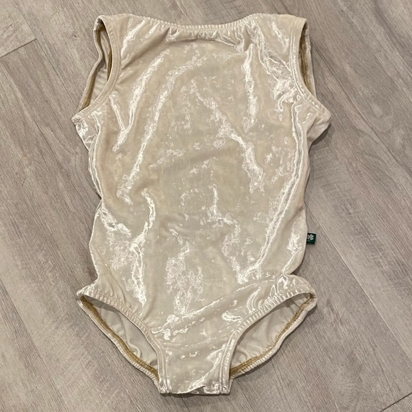 LIKE NEW Stunning Luckyleo White Stretch Velvet Leo - Picture 1 of 10